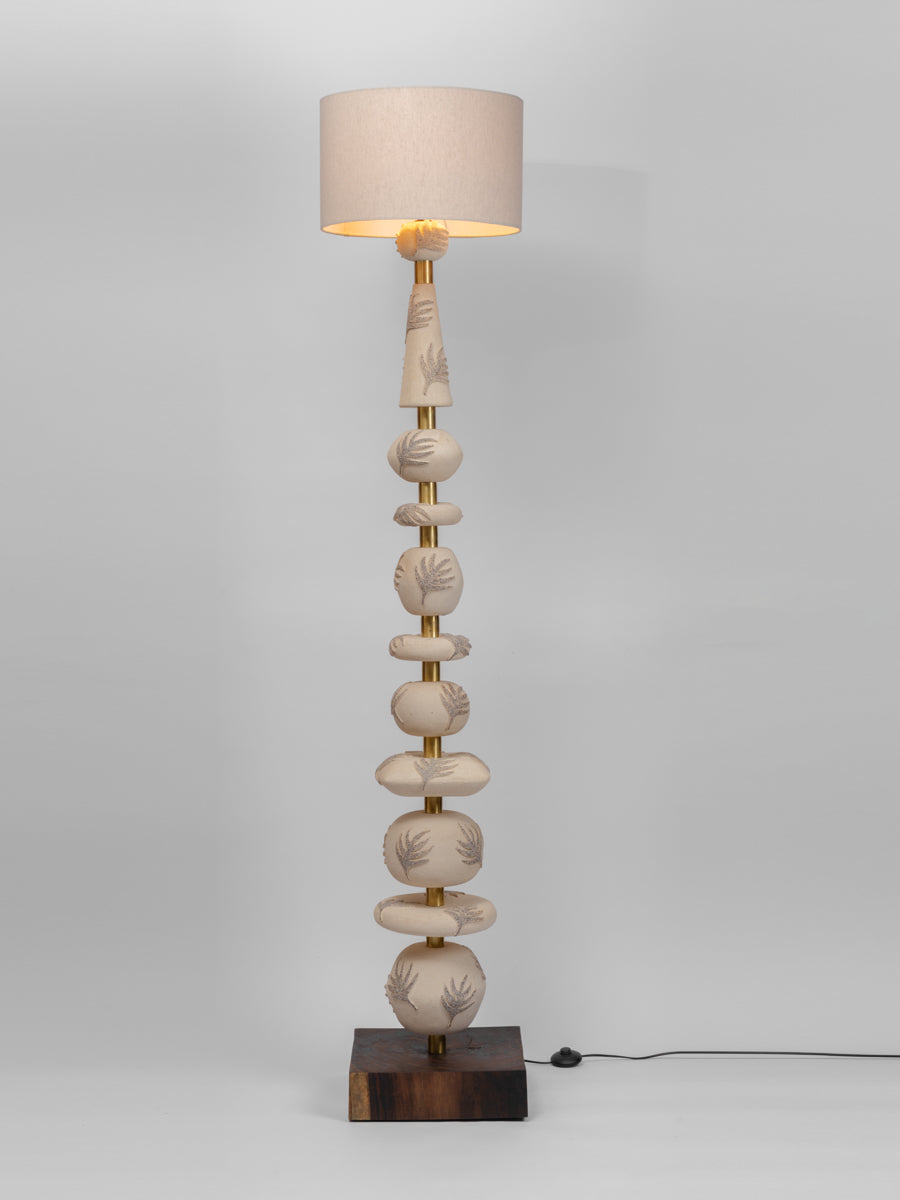 Sandleaf Totem Lamp
