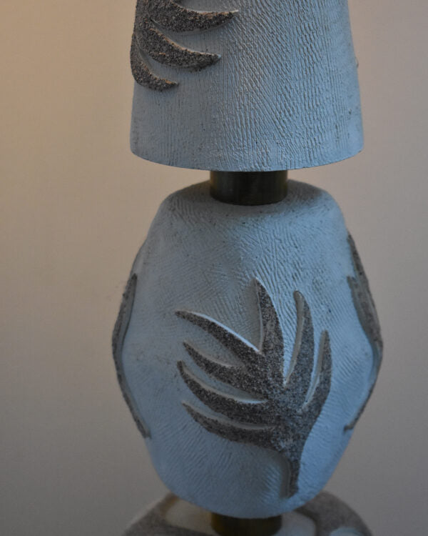 Sandleaf Totem Lamp