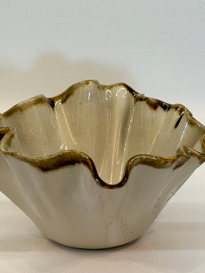 Frilly Bowl - Brown Edges